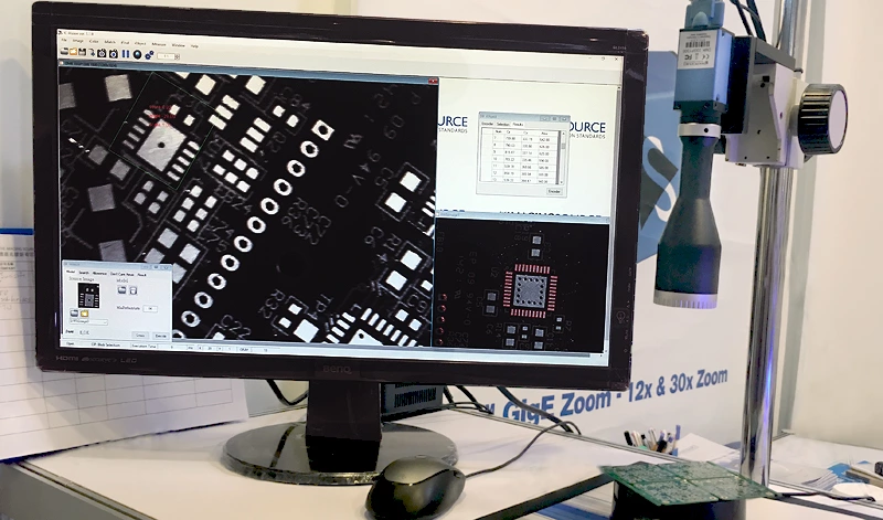 IC iVision Display mit der GigE-Kamera DMK 33GP1300, Hi Keens telezentrischem Objektiv und Software von MiM Tech.