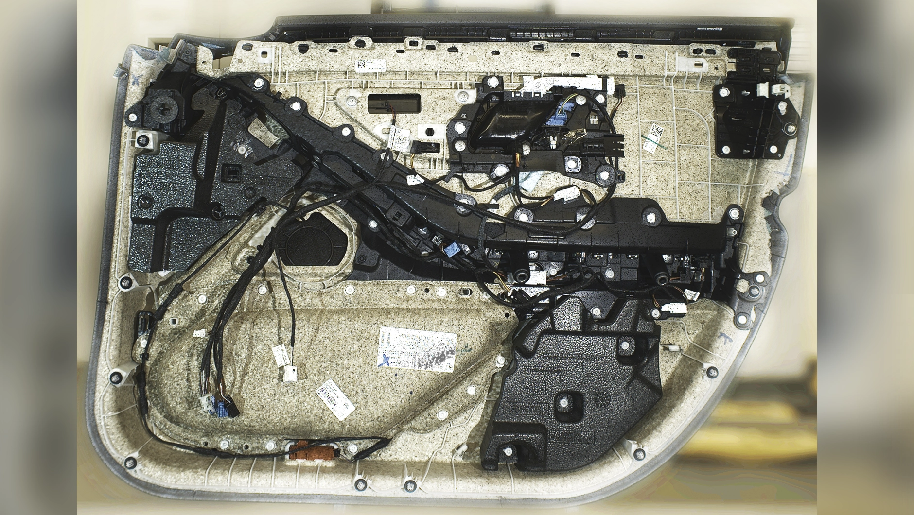 Modern car doors have high functional density and require specialized testing equipment to ensure that numerous systems are within tolerance. GigE industrial cameras provide high-resolution HDR imaging which enables downstream processing software to detect even the smallest deviations from the standard. (Image courtesy of ITgroup.)